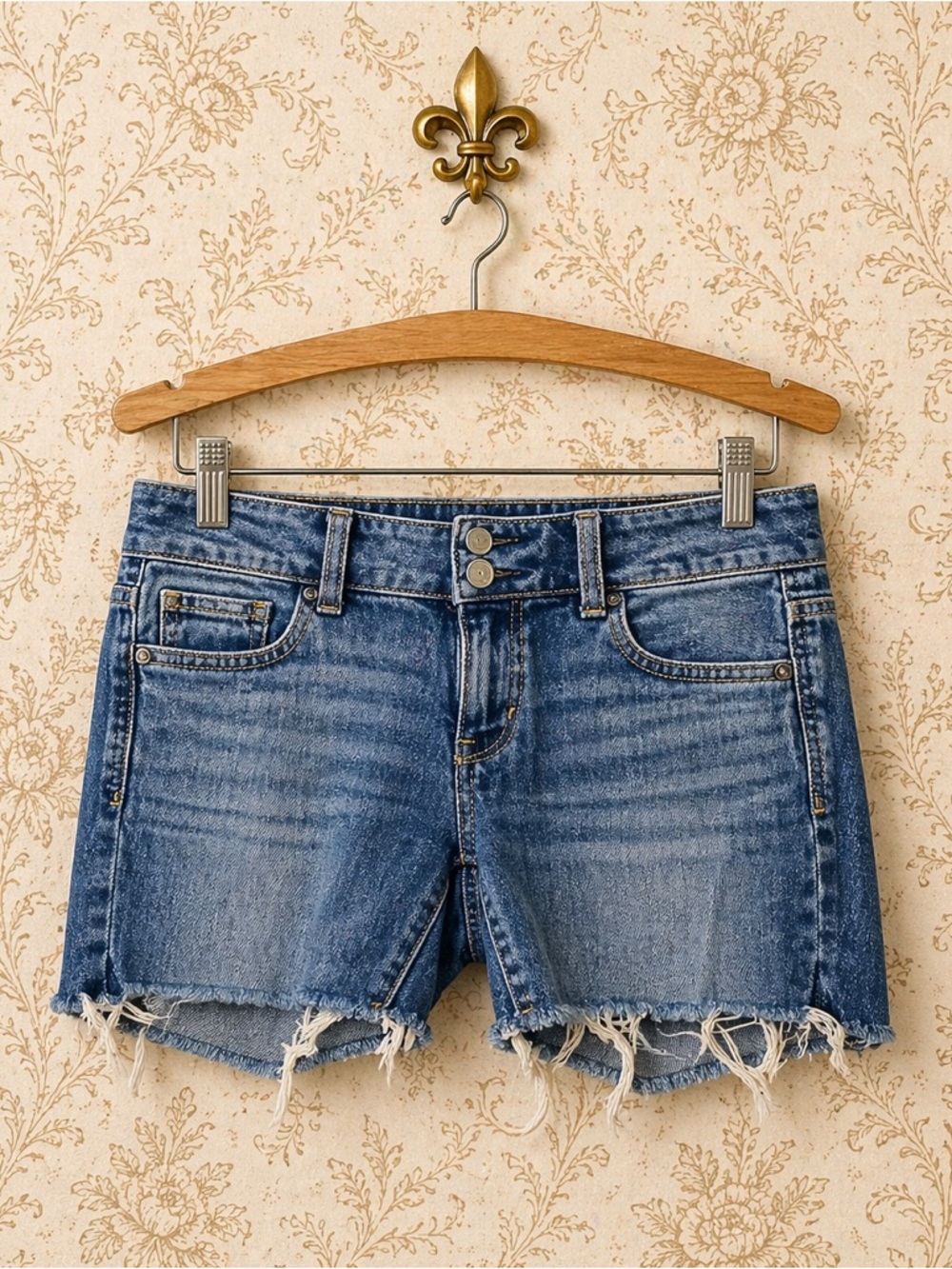 American Eagle Artist distressed seams stretch denim jean shorts 2